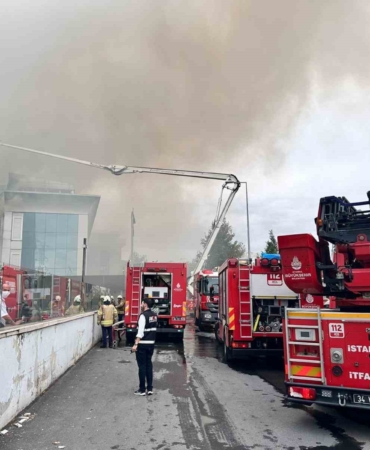 Sancaktepe’de soğuk hava deposunda çıkan yangın kontrol altına alındı