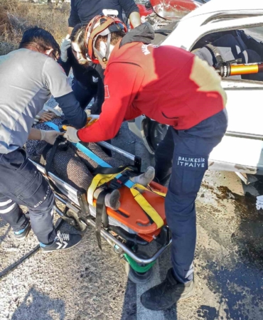 Savaştepe’de trafik kazası: 1 ölü 4 yaralı