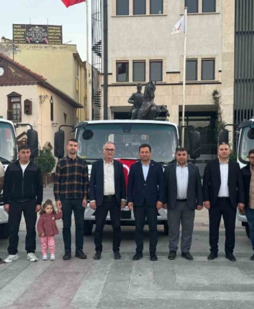 Sındırgı Belediyesi’ne 5 hizmet aracı