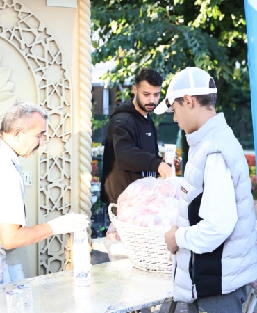 Sultangazi Belediyesi’nden her sabah vatandaşlara çorba ikramı