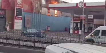 Sultangazi’de oto tamirhanesinde korkutan yangın