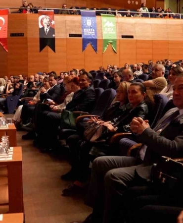 Sunay Akın, ’Cumhuriyet’e Giden Yol’da Bursalılar ile buluştu