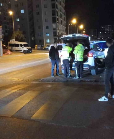 Sürücünün dalgınlığı kazaya sebep oldu