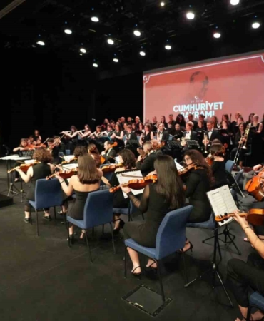 Tarihçi Yazar Sinan Meydan Ataşehirlilerle buluştu