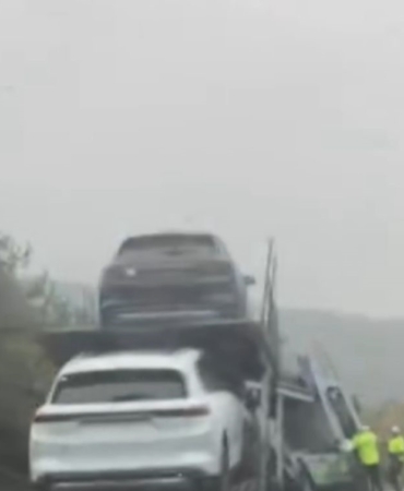 TOGG yüklü tır kontrolden çıktı