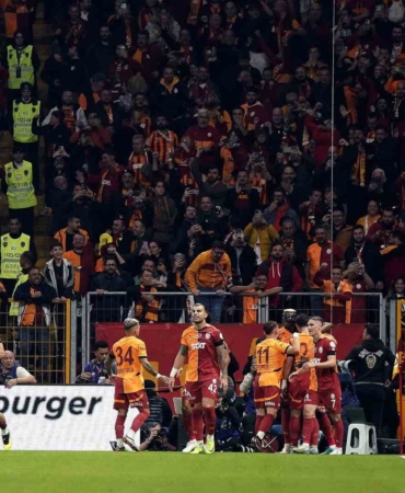 Trendyol Süper Lig: Galatasaray: 1 - Beşiktaş: 0 (İlk yarı)