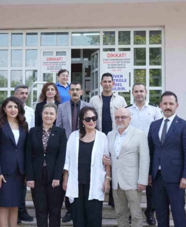 Türk sinemasının Sultan’ı mahkum kadınlarla bir araya geldi