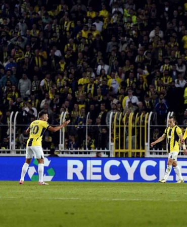 UEFA Avrupa Ligi: Fenerbahçe: 0 - Manchester United: 1 (İlk yarı)