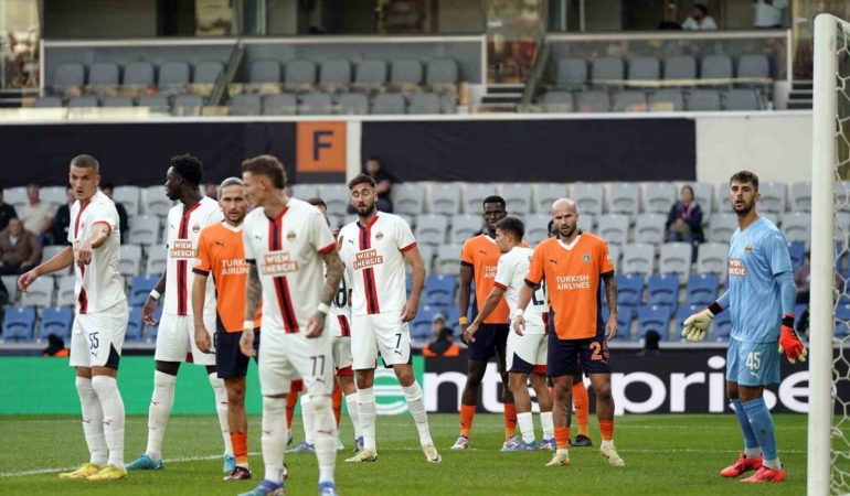 UEFA Konferans Ligi : Başakşehir: 1 - Rapid Wien: 1 (İlk yarı)