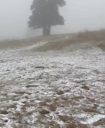 Uludağ’da beklenen kar yağışı başladı