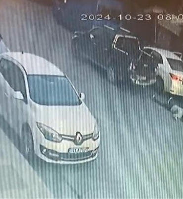 Üsküdar’da polise çekiçli saldırı olayına ilişkin güvenlik kamera görüntüleri ortaya çıktı