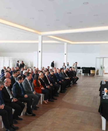 Vali Aygöl, muhtarların sorunlarını dinledi