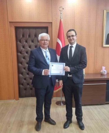 Yangın söndürmede başarılı olan kurum yetkililerine teşekkür belgesi