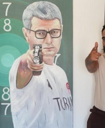 Yusuf Dikeç’in atış yapacağı tablo, depremzedeler için bağışlanacak