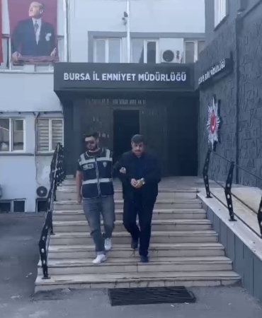 25 yıl kesinleşmiş hapis cezası bulunan şüpheli oğlunu ziyaret ederken yakalandı