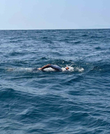 59 yaşındaki Türk, ultra maraton yüzücüsü olarak ilkler arasına girdi