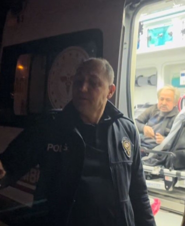 Açık bırakılan rögara düştü, yanındaki arkadaşı dakikalar sonra fark etti