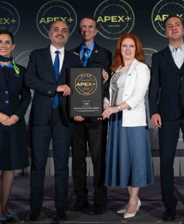 Ajet ilk uluslararası ödülünü aldı