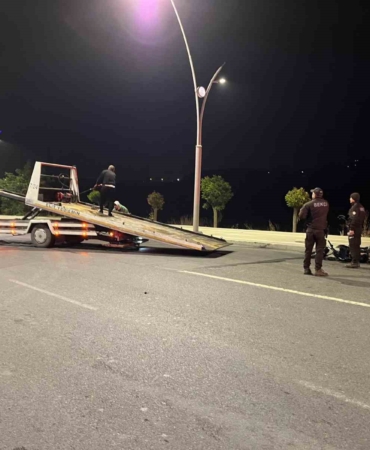 Arnavutköy’deki feci kaza kamerada... İki motosiklet kafa kafaya çarpıştı: 1 ölü, 2 ağır yaralı