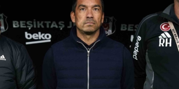 Beşiktaş’ta Giovanni van Bronckhorst dönemi sona erdi