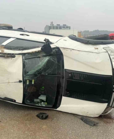 Bilecik’te takla atan araçta bulunan 2 kişi yaralandı