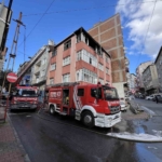 Esenler’de 4 katlı apartmanda korkutan yangın