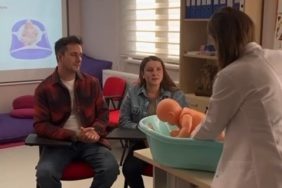 Gebe sınıfında anne ve baba adayları bilgilendiriliyor