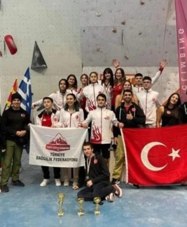 İnegöl Belediyespor 3 kulvarda derecelere uzandı