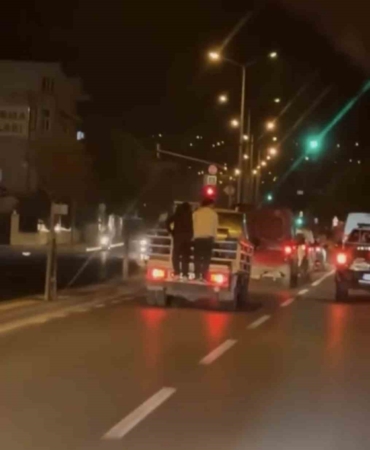 Kamyonet arkasına asılıp, ölüme davetiye çıkardılar