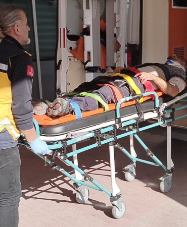 Kavşakta feci kaza: 5 yaralı