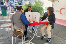 Kızılay Haftası’nda Yedikule’de kan bağışı seferberliği: “Kan acil değil sürekli bir ihtiyaç”