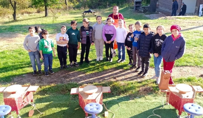 Minik öğrencilere çömlek eğitimi