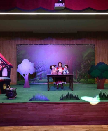 Osmangazi Gösteri Merkezi’nde ilk oyun sahnelendi