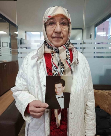 (Özel) Gözüyaşlı anne bisikletle Alaska turuna çıkan oğlunu 3 yıldır arıyor