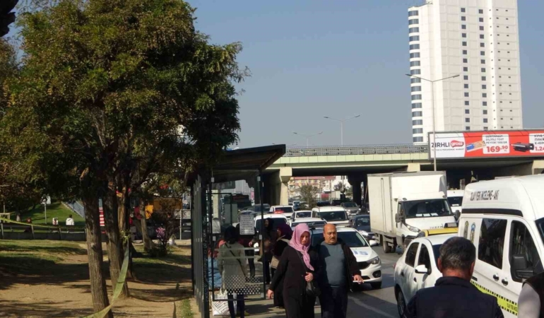 Pendik’te yol kenarında başından vurulmuş erkek cesedi bulundu