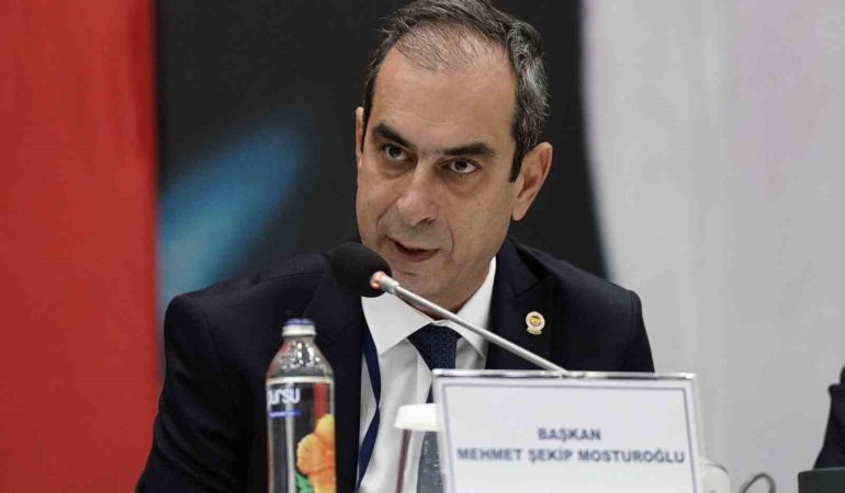 Şekip Mosturoğlu: "Lütfen Mourinho konusunda sabırlı olalım"