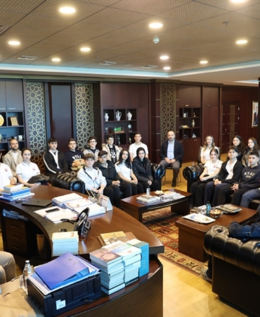 Sultangazi Belediye Başkanı Dursun gençlerle bir araya geldi