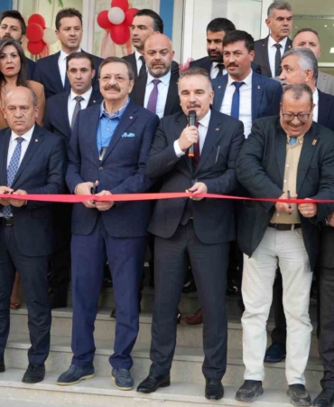 TOBB Başkanı Rifat Hisarcıklıoğlu’nun katılımıyla TOBB Edremit Körfez Özel Eğitim Uygulama Okulu törenle açıldı
