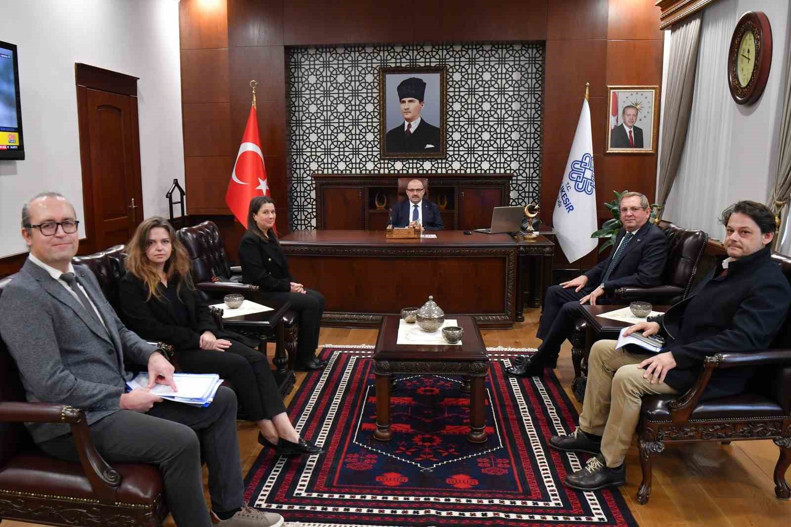 Ayvalık Alan Başkanlığı’ndan Balıkesir Valiliği’ni ziyaret