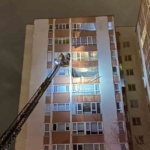 Beşiktaş’ta bir dairede yaşanan patlama sonrası yangın çıktı