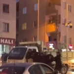 Bursa’da yol verme kavgasında trafik durdu, yumruklar havada uçuştu