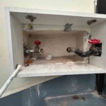 Fatih’te 4 katlı binadaki su saatlerini çalan hırsız kamerada