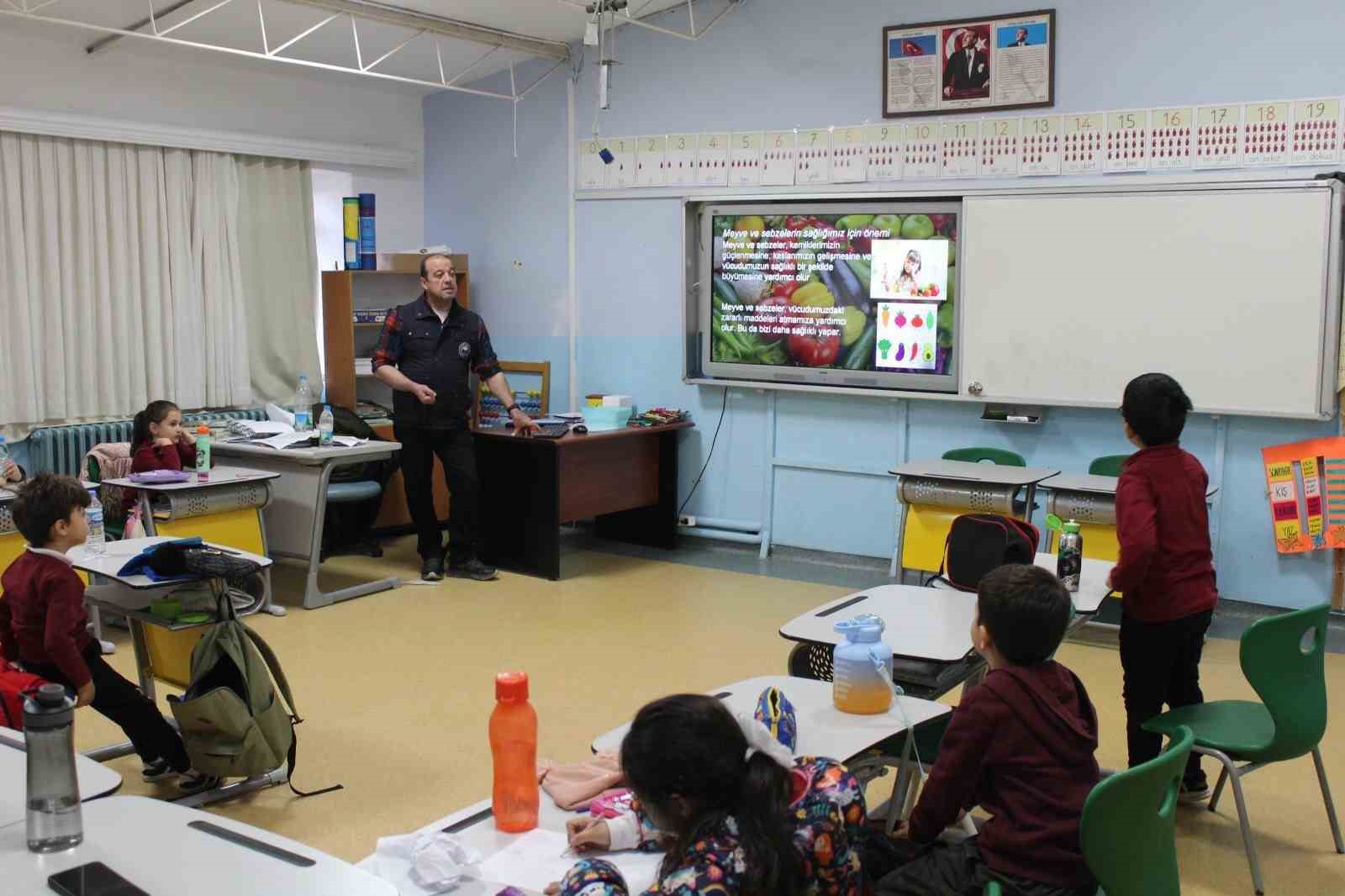 Bozcaada’da Çocuklara Sağlıklı Beslenme ve Tarım Bilinci Aşılanıyor
