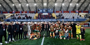 Silivri Belediye Başkanı Balcıoğlu, Selimpaşaspor’un şampiyonluk coşkusuna ortak oldu