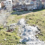 Tuzla’da moloz dağları ve su birikintileri halkın sağlığını tehdit ediyor