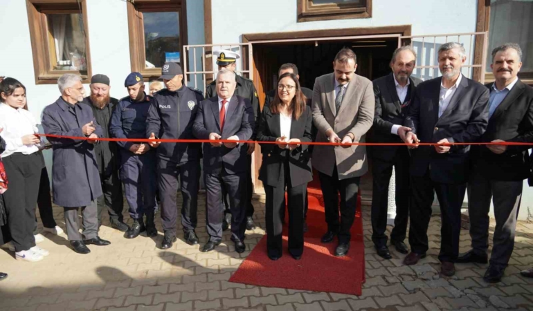 Yalova Armutlu’da Sanat Ödülleri Töreni