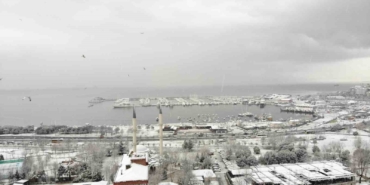 Karla beyaza bürünen Pendik havadan görüntülendi