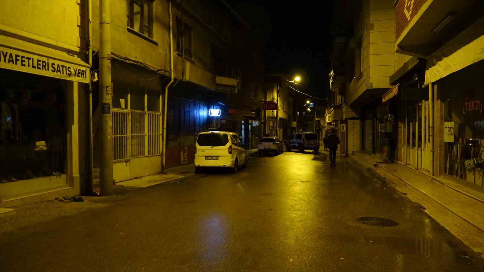 Bursa’da iki grup arasında kavga: 1’i ağır 3 yaralı