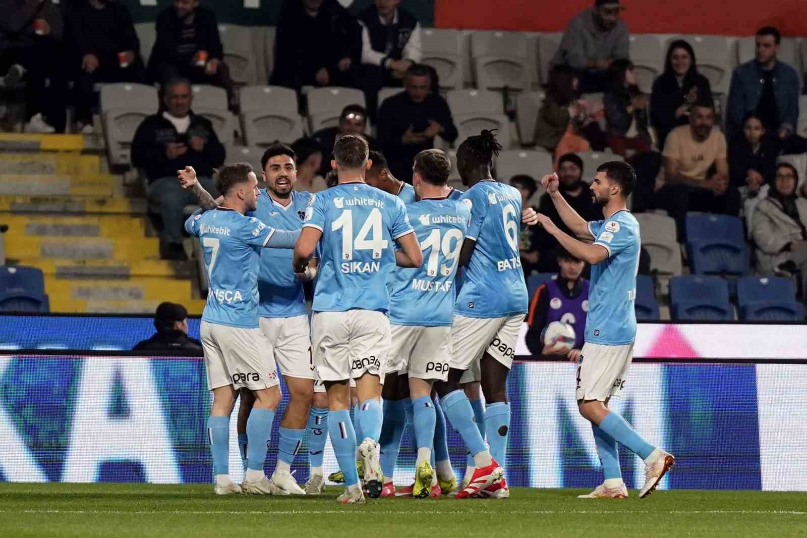 Trendyol Süper Lig: Başakşehir: 0 - Trabzonspor: 1 (İlk yarı)