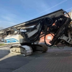 Kağıthane’de iş makinesini çeken halat koptu, 2 kişi yaralandı